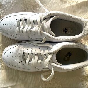 Size 10 All white retro Air Force One’s